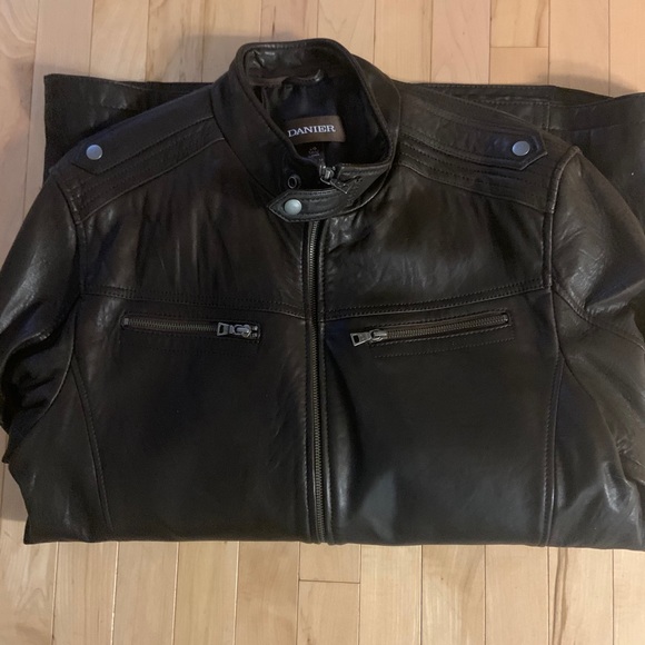 Vintage Danier Genuine Leather Jacket - Picture 3 of 4